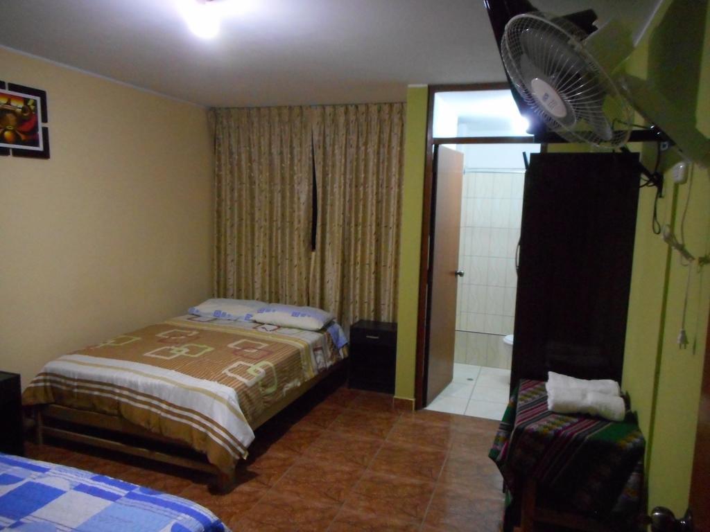 Hostal Geminis San Juan Bautista ภายนอก รูปภาพ
