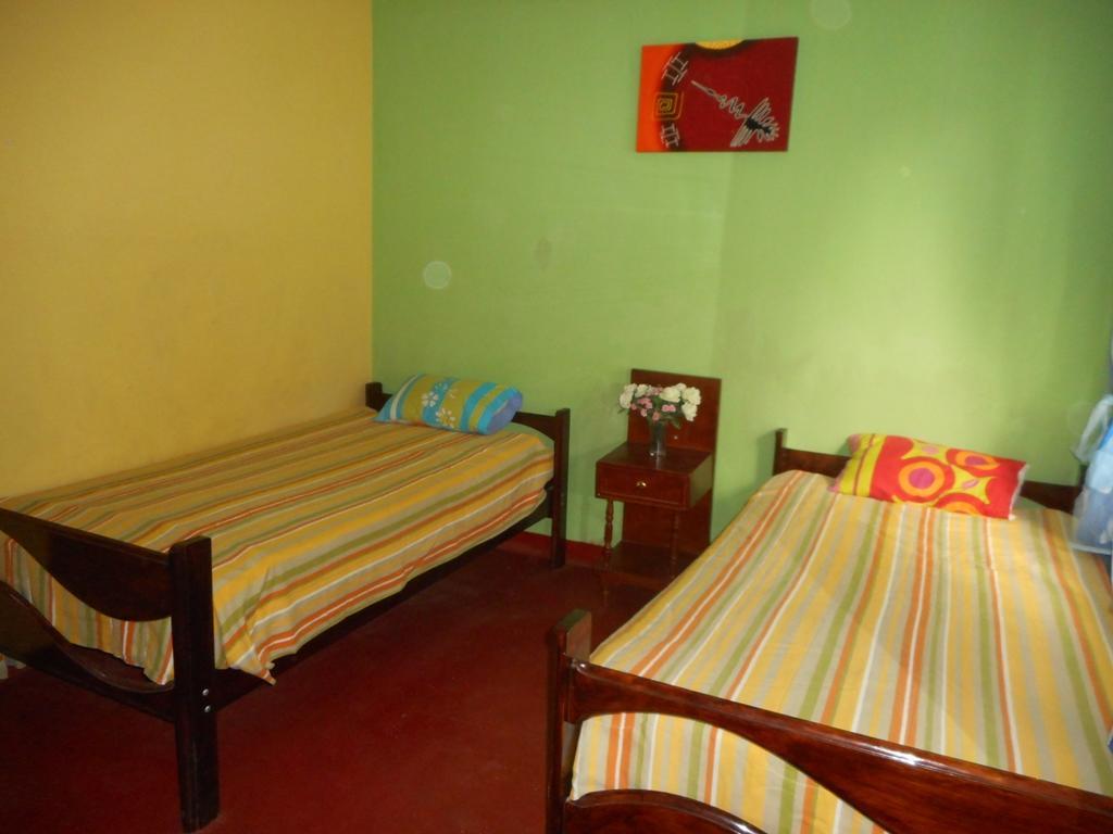 Hostal Geminis San Juan Bautista ภายนอก รูปภาพ