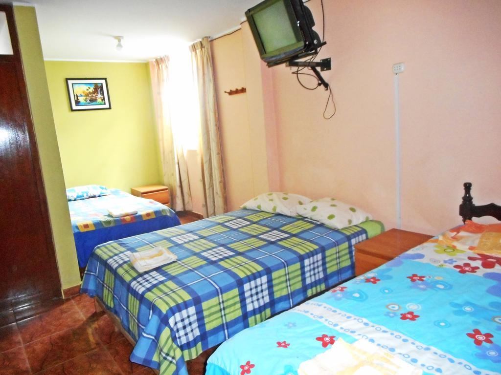 Hostal Geminis San Juan Bautista ภายนอก รูปภาพ