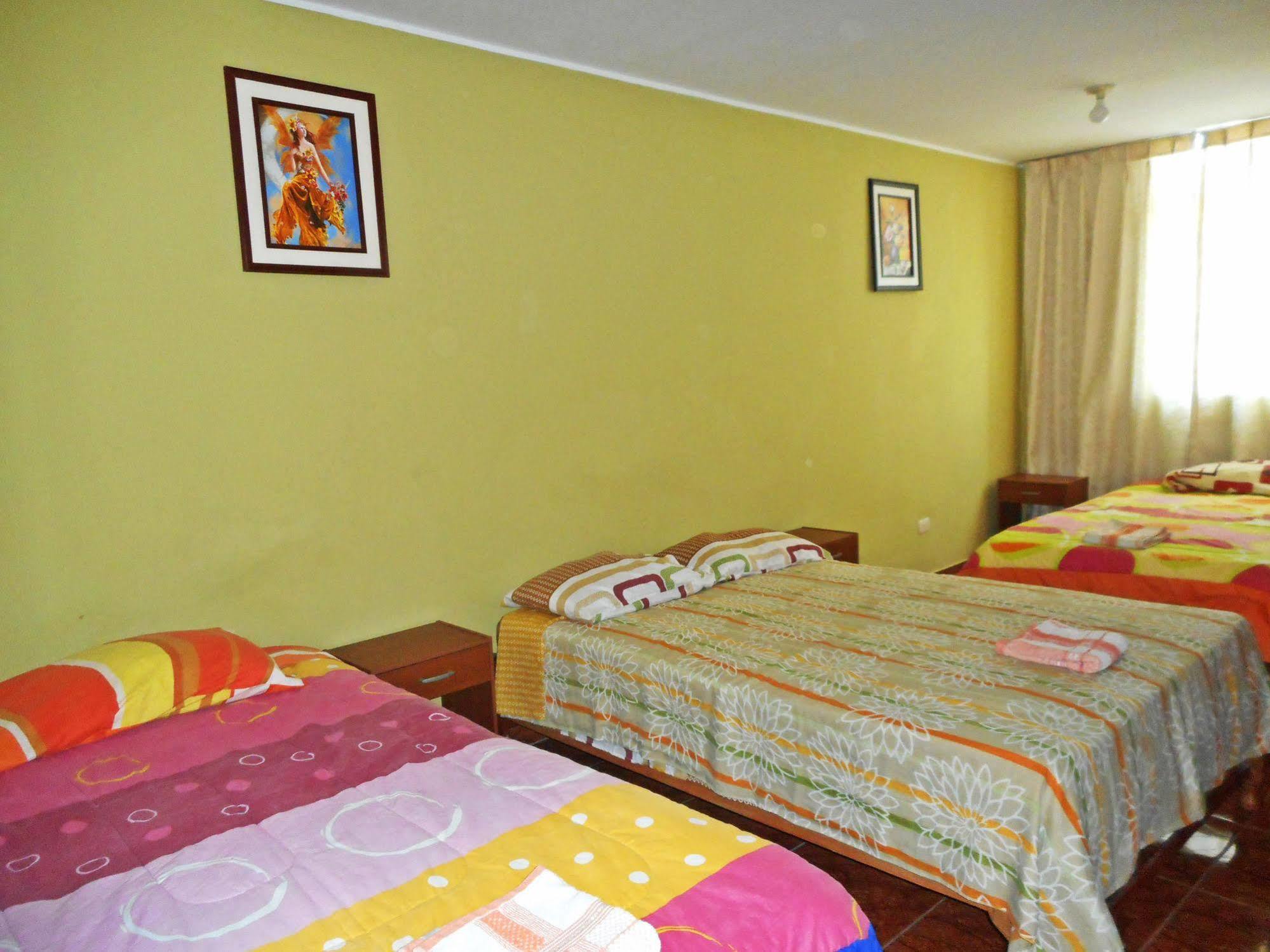 Hostal Geminis San Juan Bautista ภายนอก รูปภาพ