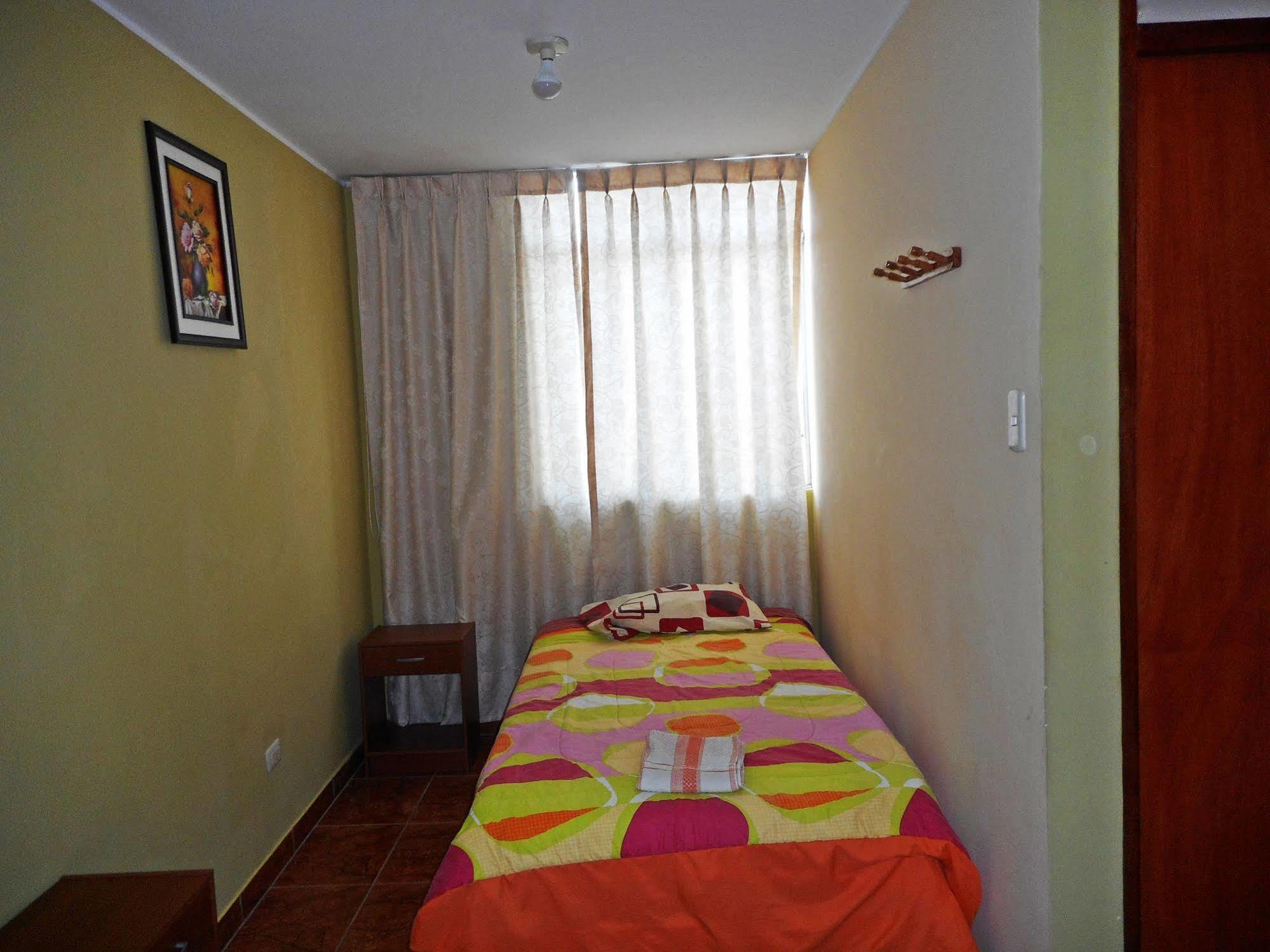 Hostal Geminis San Juan Bautista ภายนอก รูปภาพ