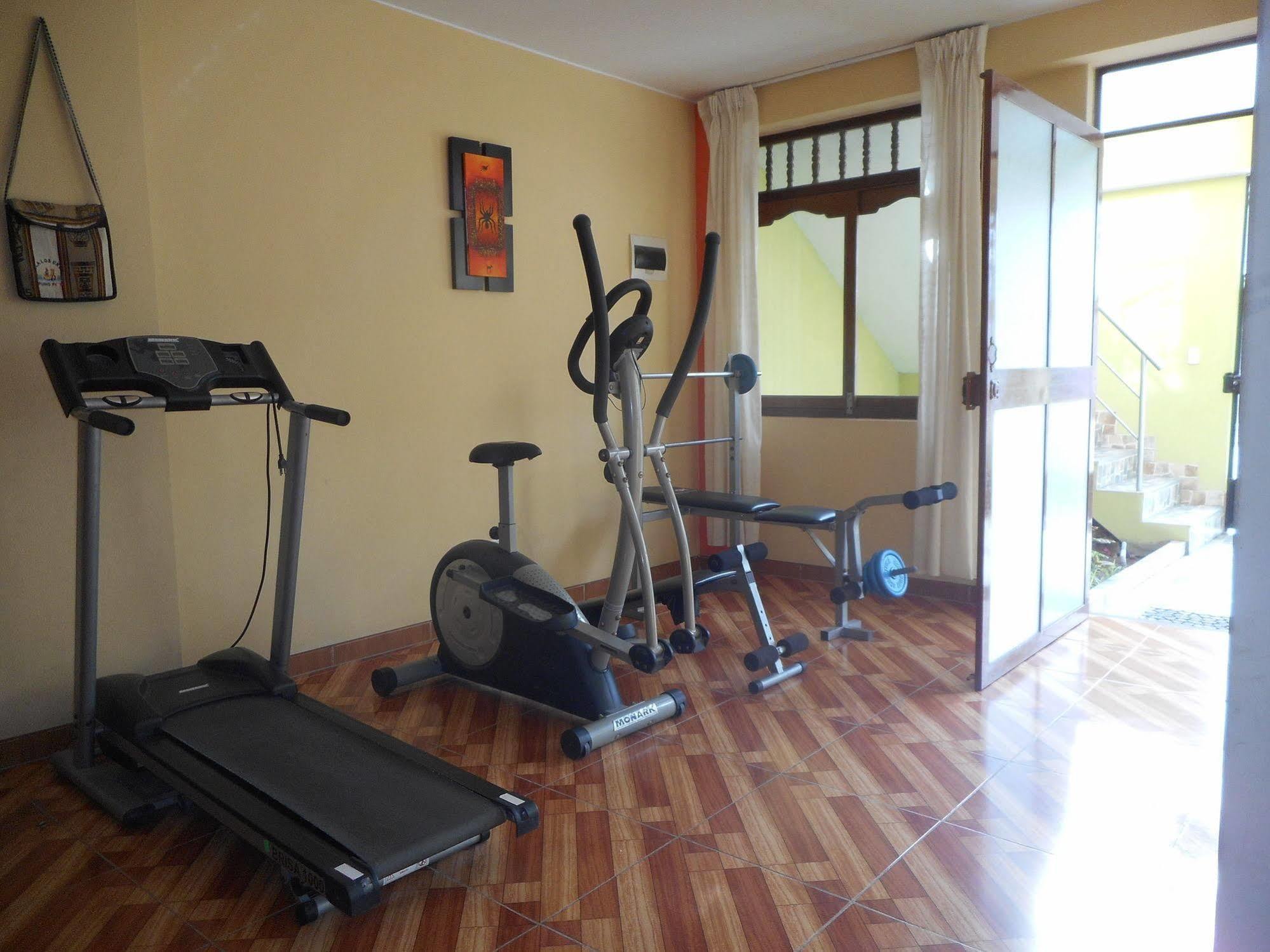 Hostal Geminis San Juan Bautista ภายนอก รูปภาพ