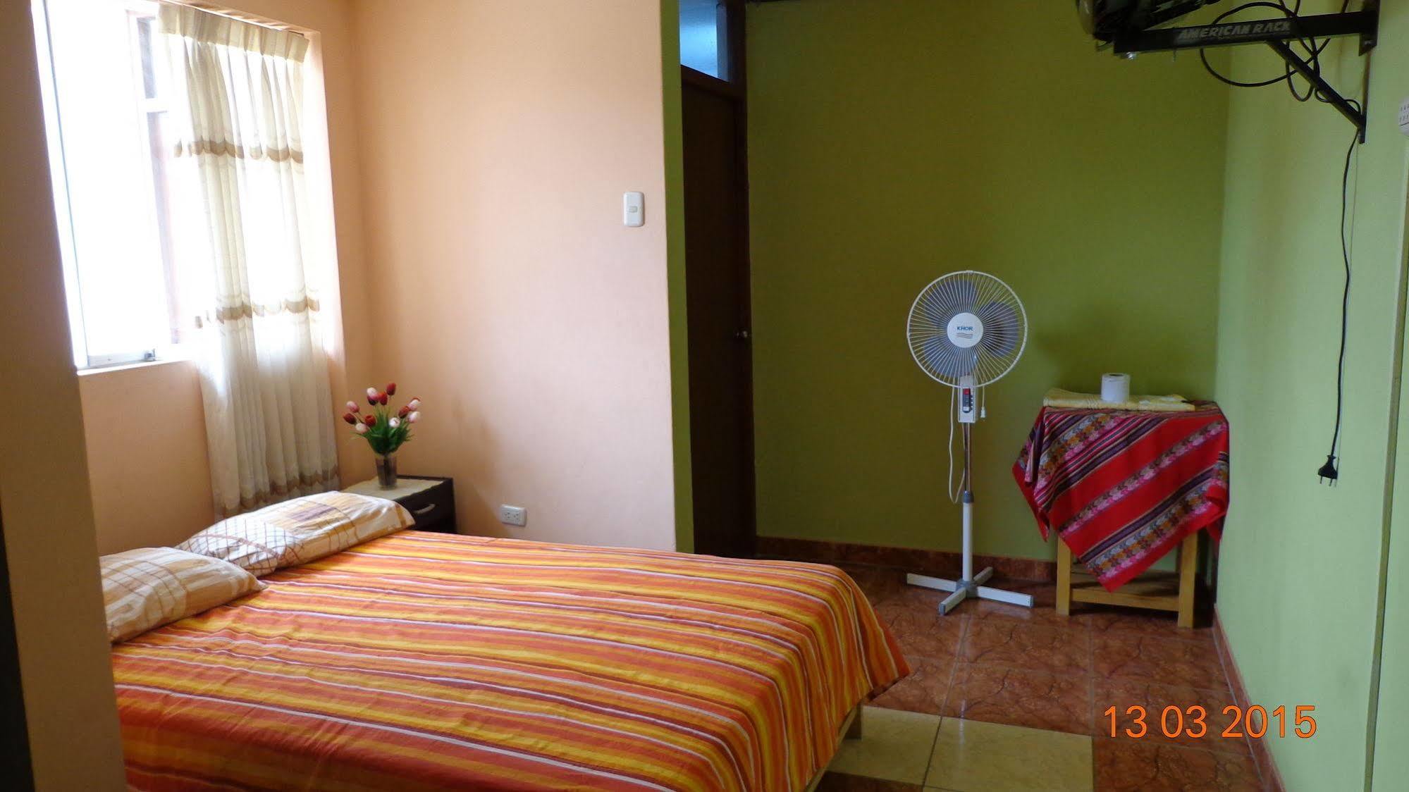Hostal Geminis San Juan Bautista ภายนอก รูปภาพ