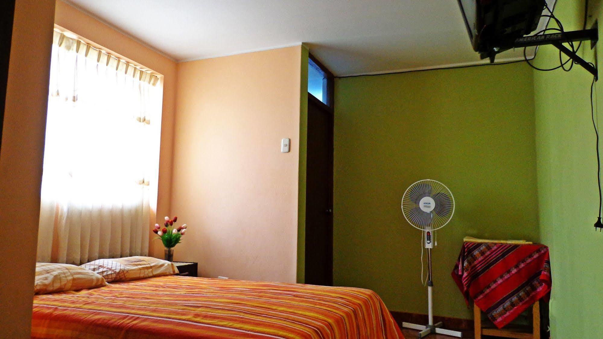 Hostal Geminis San Juan Bautista ภายนอก รูปภาพ