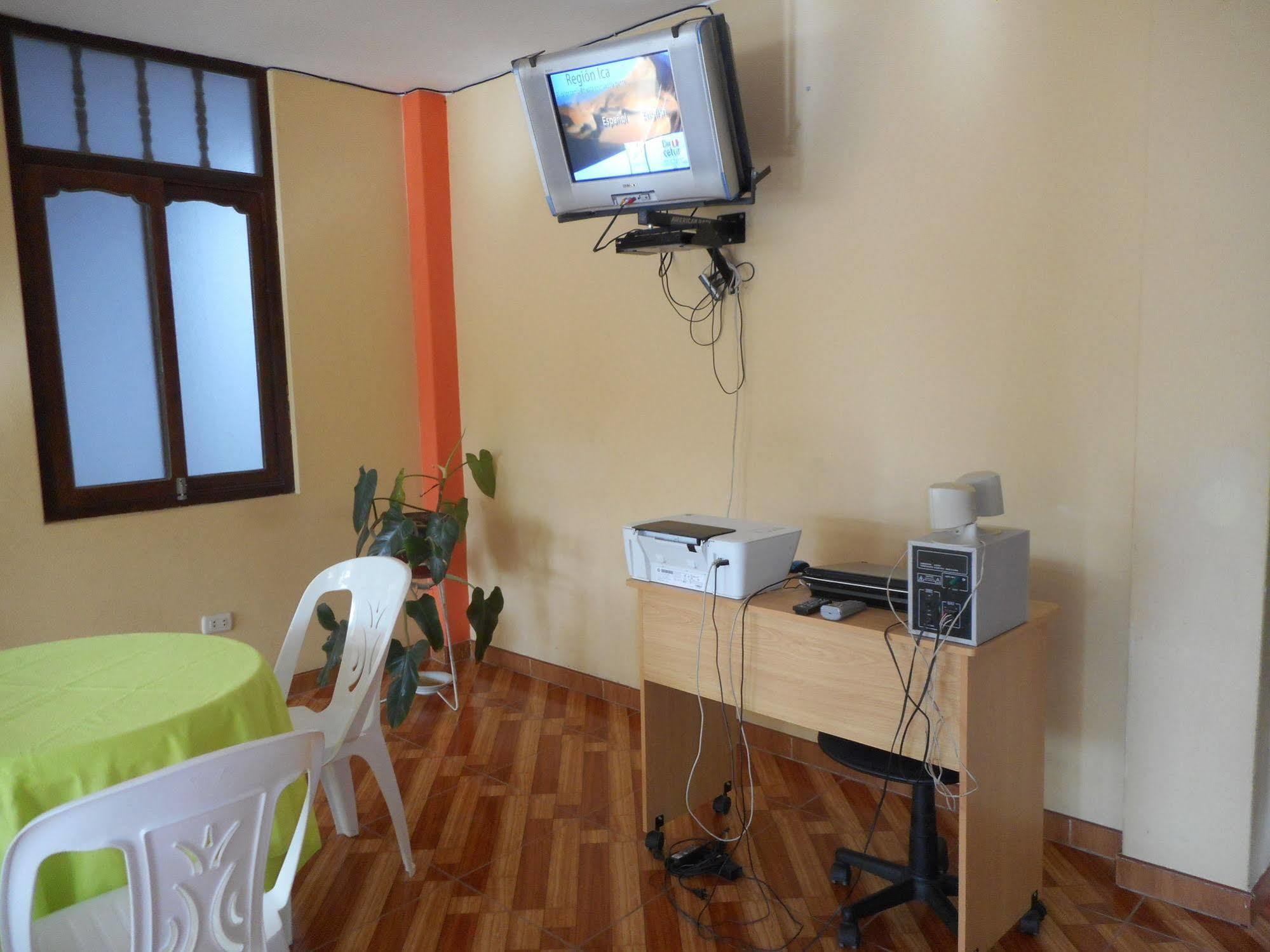 Hostal Geminis San Juan Bautista ภายนอก รูปภาพ